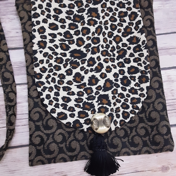 Crossbody Bag 7" wide 8 1/2" long - Picture 3 of 3